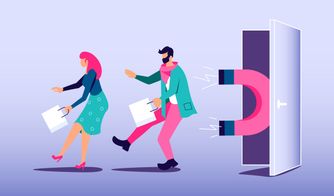 Qué es el customer journey y cómo aplicarlo en marketing Cuaderno con la frase customer journey escrito en la hoja junto a bolígrafos y laptop