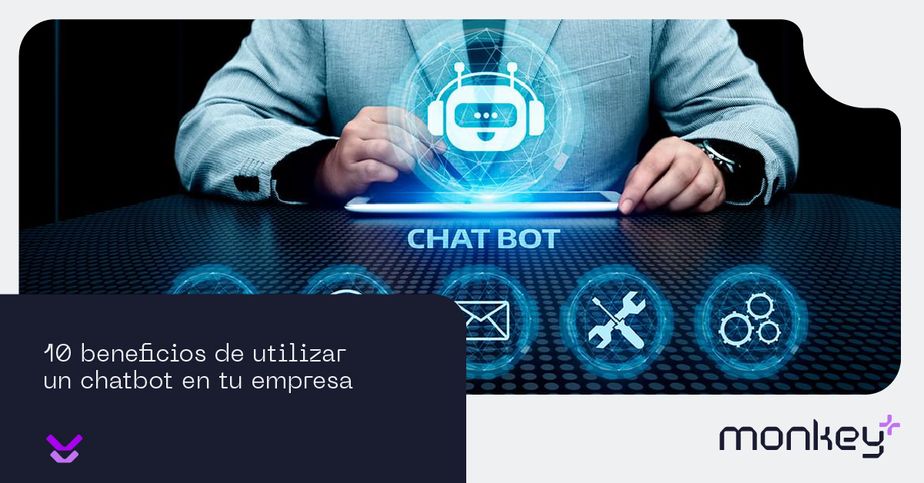 Ejecutivo gestionando chatbot en tablet con iconos digitales