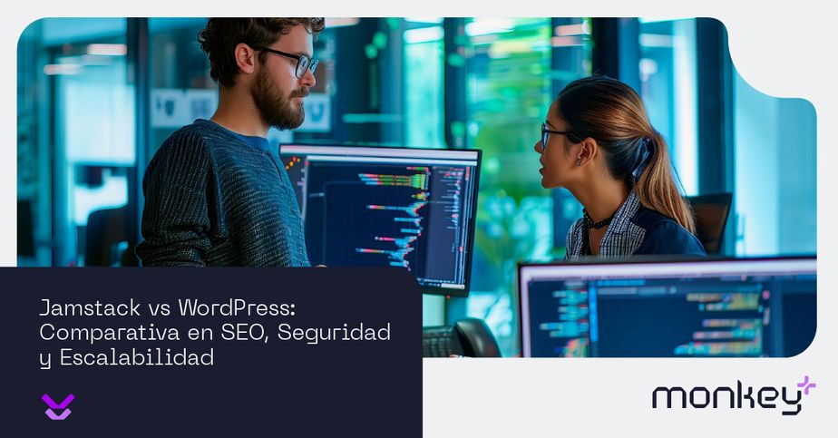 Ilustración de mono digital de Monkey Plus sosteniendo tablet frente a fondo morado